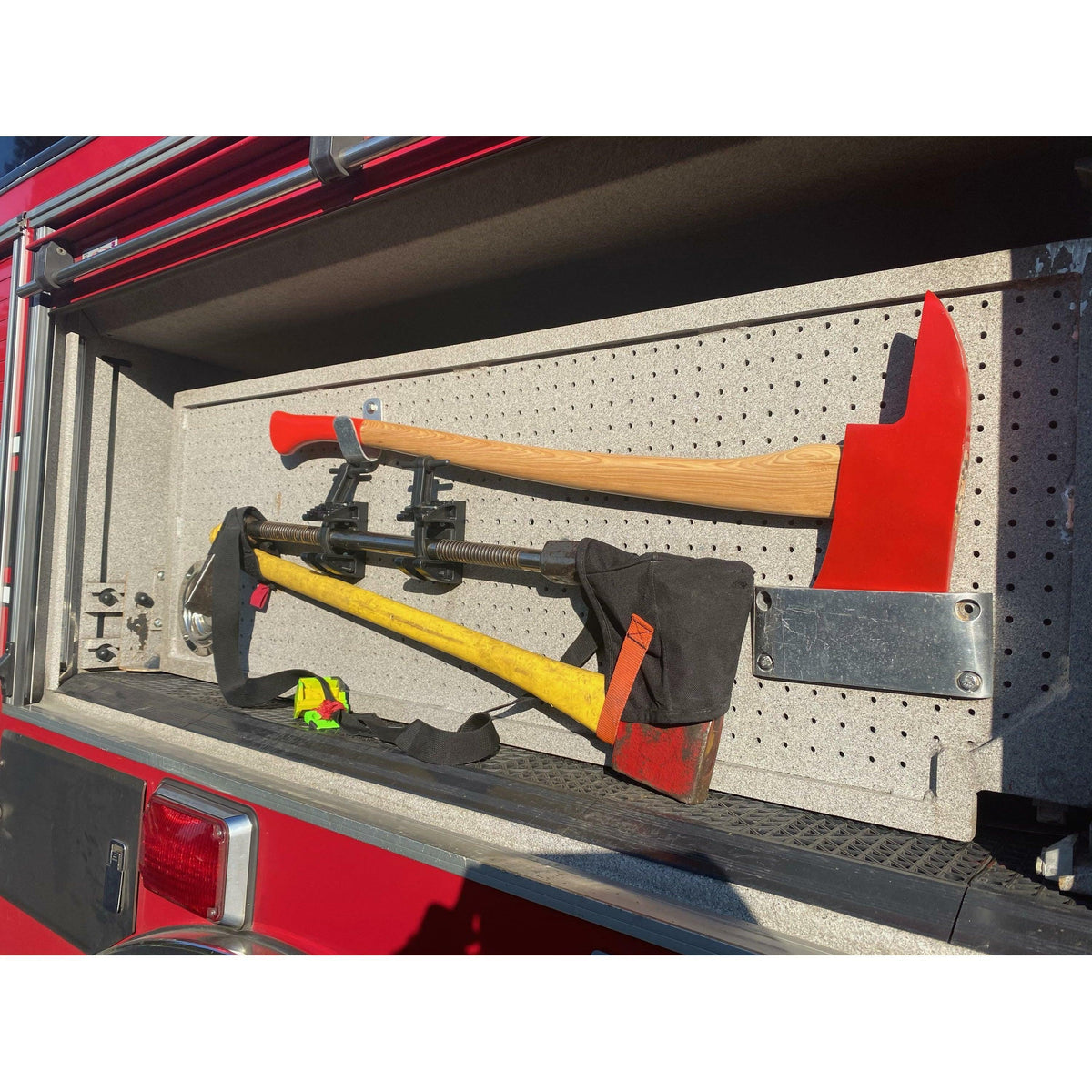 Fireman’s Axe- International Pattern-900mm Hickory Handle - Axeman.ca