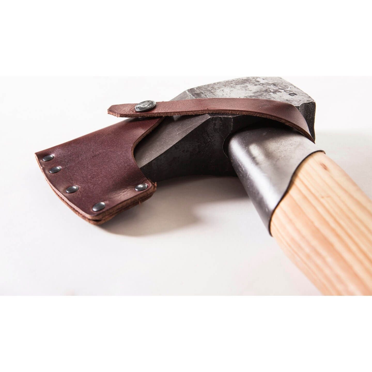 The Complete Guide to Axes: History, Craftsmanship, and Choosing the Right Axe for the Job