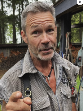 What We Can Learn from Buckin’ Billy Ray Smith’s Approach to Axe Work and Bushcraft
