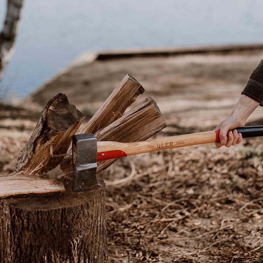 Comparing Different Axe Steel Types: Carbon Steel vs Stainless Steel