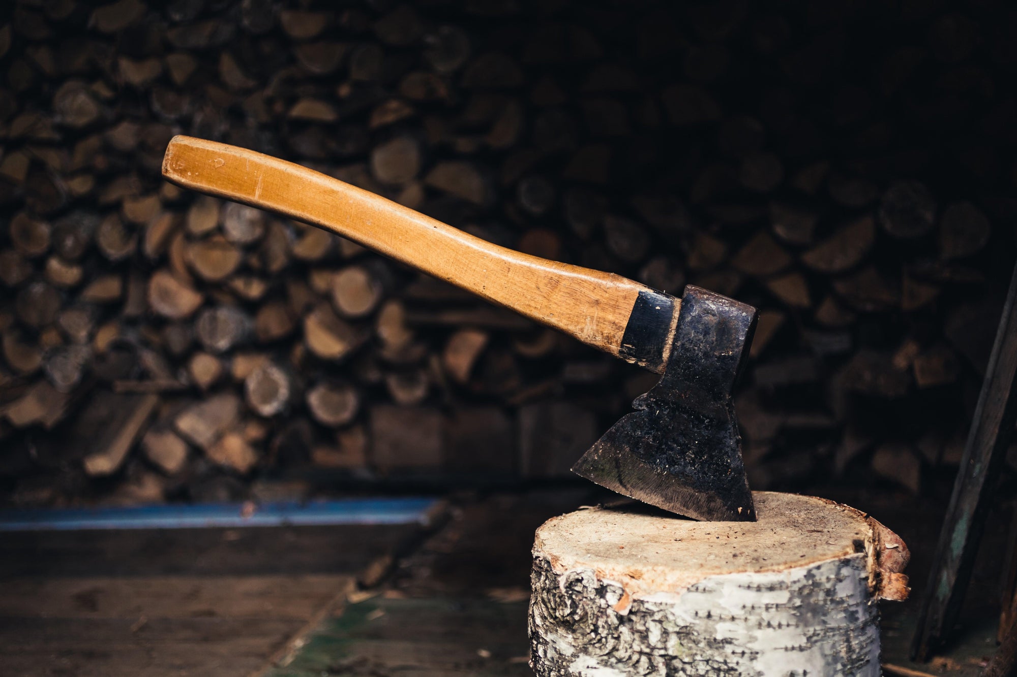 How to Choose the Right Axe or Hatchet for Your Needs - Axeman.ca