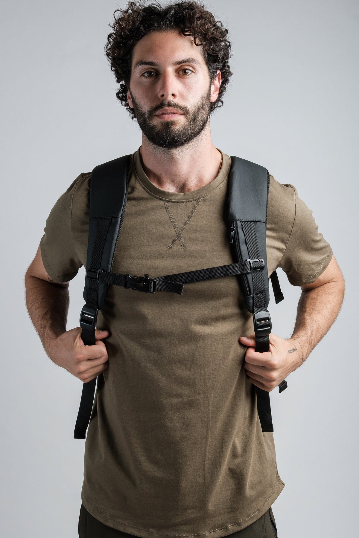 &quot;Voyager&quot; Expandable Backpack 26L / 38L with Built-in Rain Coat